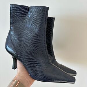 Gianni Bini Leather Snip Toe Kitten Heel Booties | 7